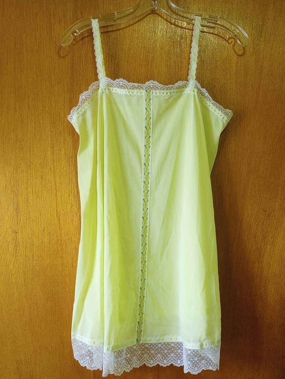 Vintage Green & Yellow Summer Nightgown w/ Lace, Flowers & Ribbon. Med?